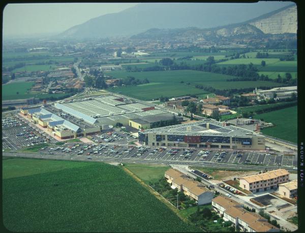 Molinetto di Mazzano. Centro Commerciale SMA - Città mercato. Veduta aerea.