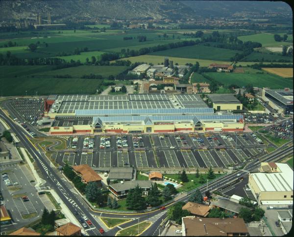 Molinetto di Mazzano. Centro Commerciale SMA - Città mercato. Veduta aerea.