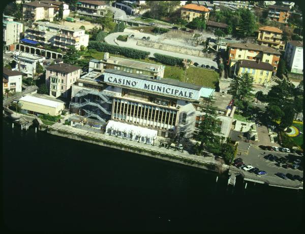 Campione d'Italia. Casinò Municipale. Lago. Veduta aerea.