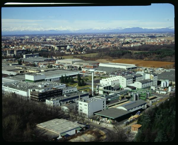 Garbagnate. Stabilimento Bayer. Veduta aerea.