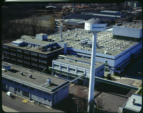 Garbagnate. Stabilimento Bayer. Veduta aerea.