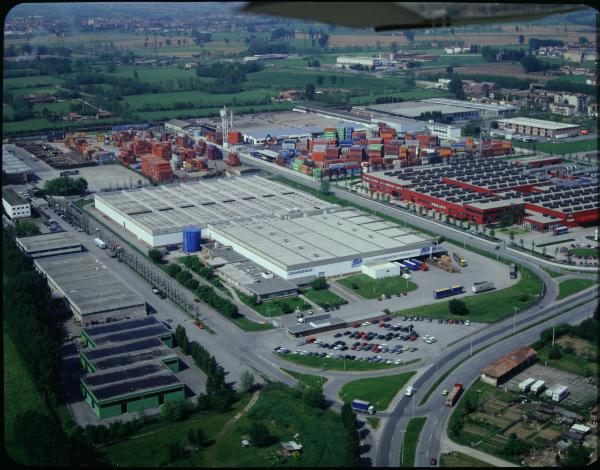 Milano. Periferia. Danzas. Capannoni. Veduta aerea.