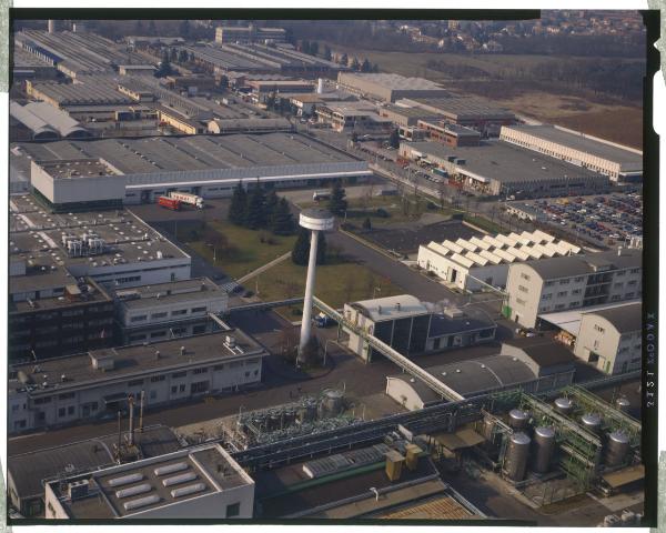 Garbagnate. Stabilimento Bayer. Veduta aerea.