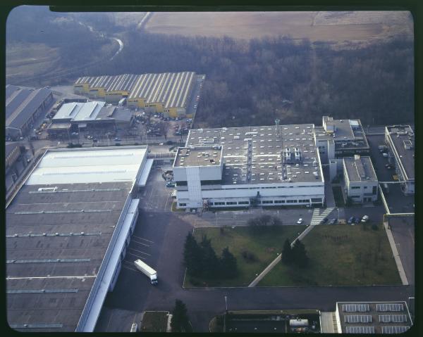 Garbagnate. Stabilimento Bayer. Veduta aerea.