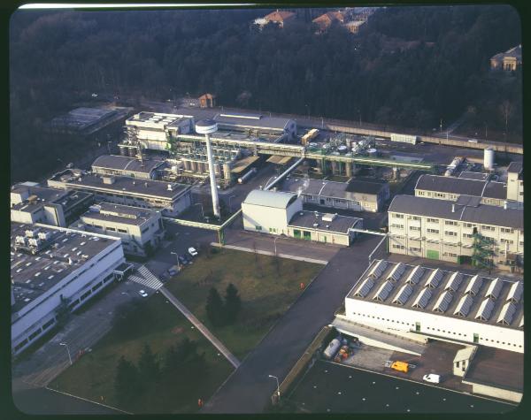 Garbagnate. Stabilimento Bayer. Veduta aerea.