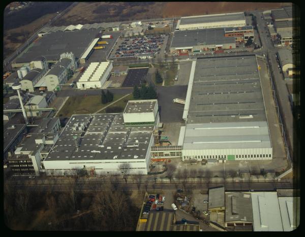 Garbagnate. Stabilimento Bayer. Veduta aerea.