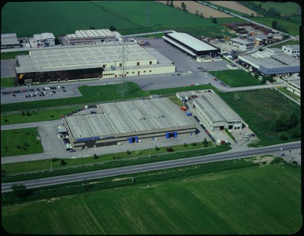 Truccazzano. Stabilimento Grundfos Pompe Italia. Veduta aerea.