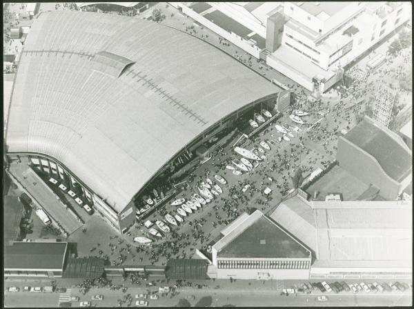 Milano. Fiera di Milano. Viale dell'Industria. Padiglione 20. Barche. Veduta aerea.