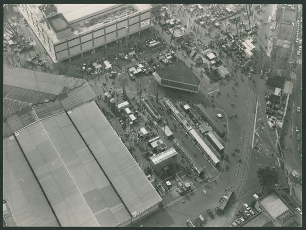 Milano. Fiera di Milano. Viale Eginardo. Padiglione 15. Padiglione Ferrovie dello Stato.Porta Dogana. Treni. Veduta aerea.