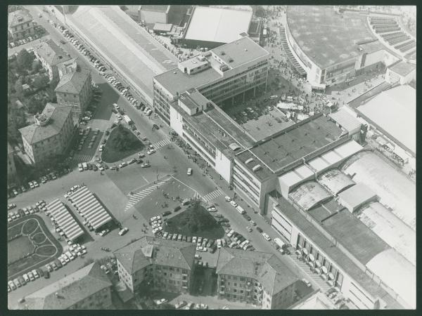 Milano. Fiera di Milano. Piazzale Giulio Cesare. Porta Giulio Cesare. Palazzo Africa. Veduta aerea.