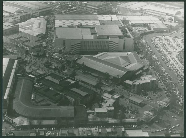 Milano. Fiera di Milano. Padiglione 35. Porta Boezio. Padiglione 7 della Meccanica. Lato. Veduta aerea.