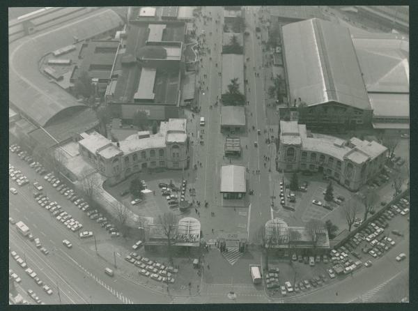 Milano. Fiera di Milano. Porta Domodossola. Palazzina degli Orafi. Veduta aerea.