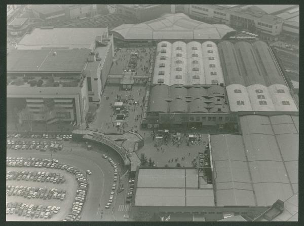 Milano. Fiera di Milano. Porta Carlo Magno. Padiglione 7 della Meccanica. Studi Rai. Veduta aerea.