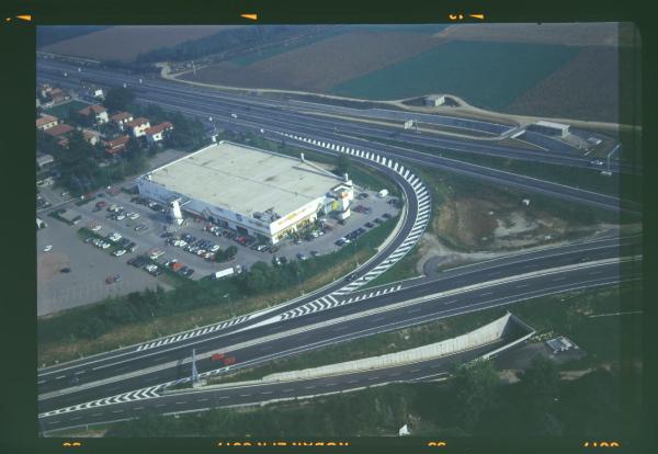 Gallarate. Centro commerciale Laghi.Veduta aerea.