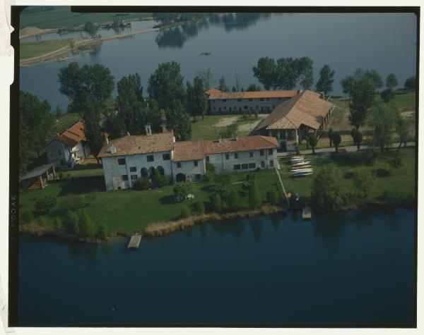 Galliate. Cascina. Lago. Pontile. Veduta aerea.