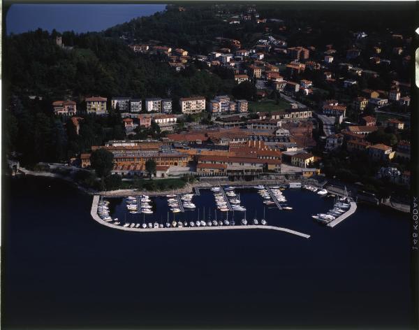 Laveno. Porto. Lago. Veduta aerea.