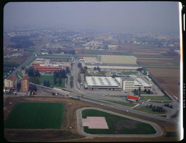 Origgio. Stabilimento chimico. Ciba Specialty Chemicals S.p.A. Veduta aerea.