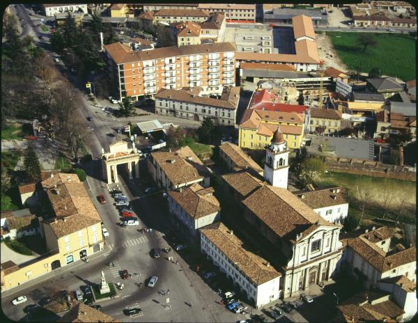 Crema. Duomo - Santa Maria Assunta. Veduta aerea.