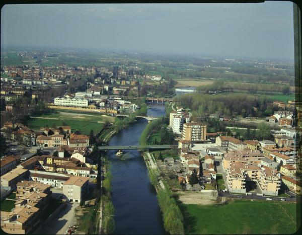 Crema. Fiume Serio. Ponti. Veduta aerea.