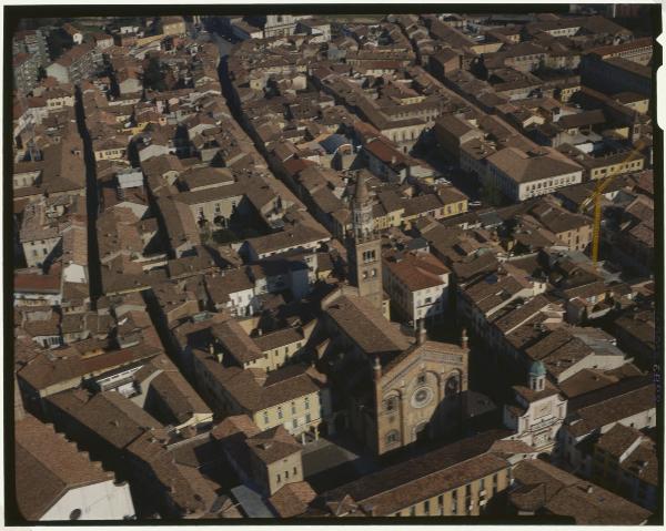 Crema. Panorama. Centro storico. Veduta aerea.