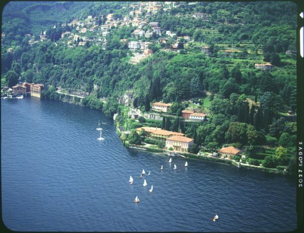 Lago di Como. Villa. Veduta aerea.