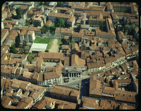 Codogno. Centro storico. Chiesa San Teodoro (?). Veduta aerea.