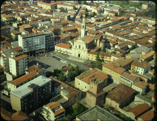 Casalpusterlengo. Chiesa parrocchiale. Chiesa SS. Bartolomeo e Martino. Veduta aerea.