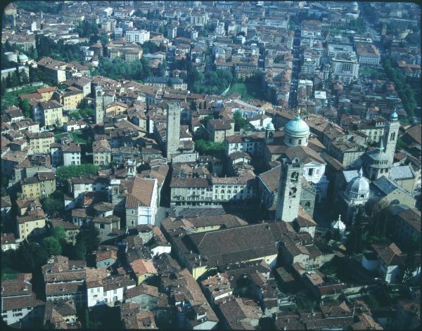 Bergamo. Città alta. Centro storico. Veduta panoramica. Veduta aerea.