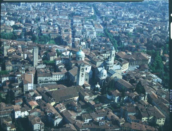 Bergamo. Città alta. Centro storico. Veduta panoramica. Veduta aerea.