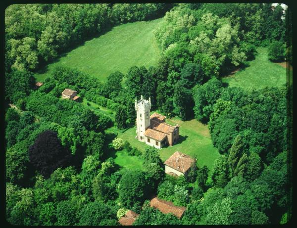 Monza. Parco. Oratorio di santa Maria delle Selve. Veduta aerea.