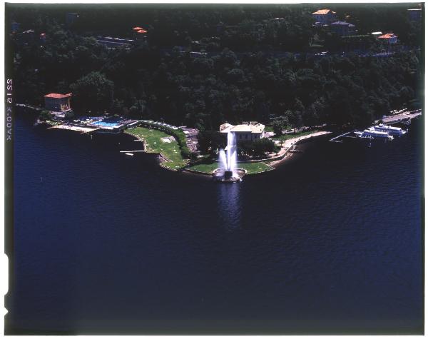 Como. Villa Geno. Fontana. Lago. Veduta aerea.