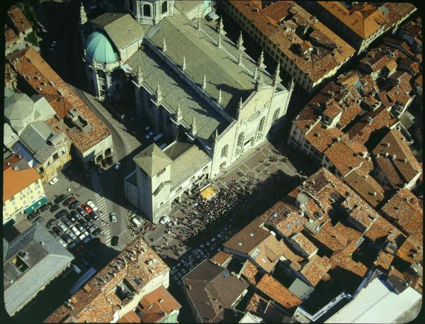 Como. Piazza Cavour. Cattedrale. Veduta aerea.