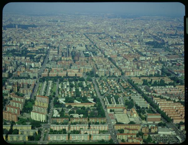 Milano. Zona 19. Veduta aerea.