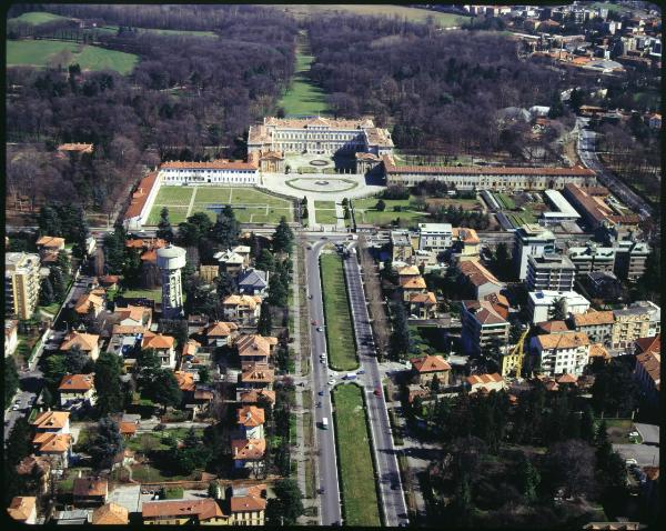 Monza. Via Regina Margherita. Villa Reale. Parco. Veduta aerea.