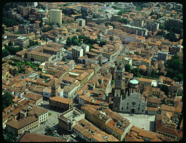 Monza. Piazza Duomo. Duomo. Veduta aerea.