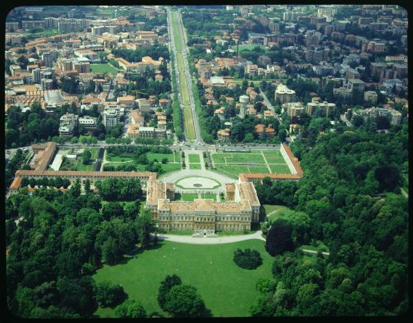 Monza. Parco di Monza. Villa Reale. Veduta aerea.