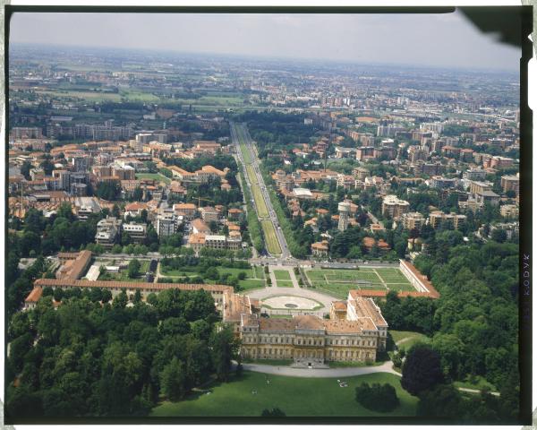 Monza. Parco di Monza. Villa Reale. Veduta aerea.