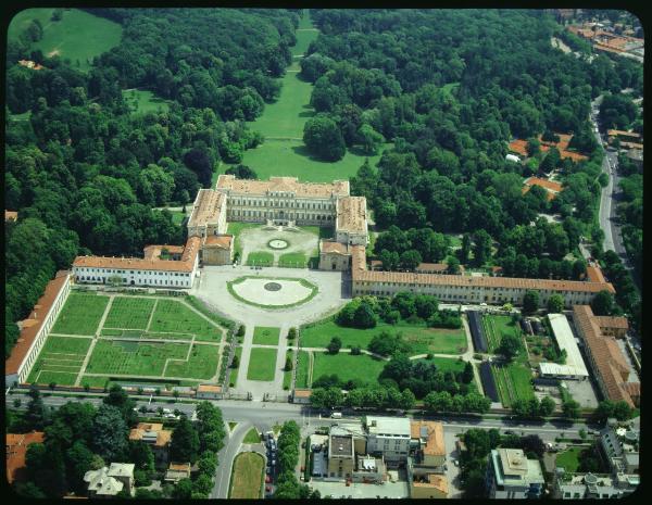 Monza. Parco di Monza. Villa Reale. Veduta aerea.