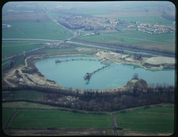 Truccazzano. Cave Comparini. Veduta aerea.