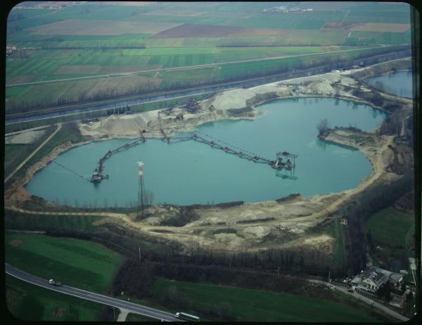 Truccazzano. Cave Comparini. Veduta aerea.