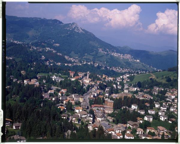 Selvino. Panorama. Veduta aerea.