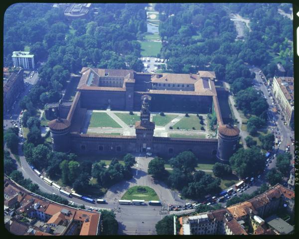 Milano. Castello Sforzesco. Veduta aerea.