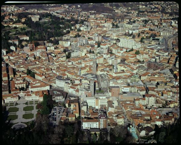 Varese. Centro cittadino. Veduta aerea.