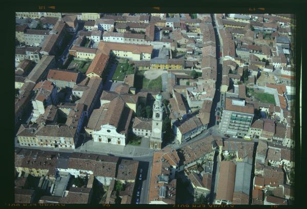 Codogno. Centro storico. Chiesa San Teodoro (?). Veduta aerea.