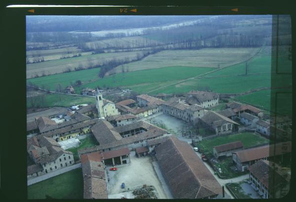 Corneliano Bertario. Centro storico. Veduta aerea.