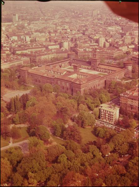 Milano. Castello Sforzesco. Veduta aerea.