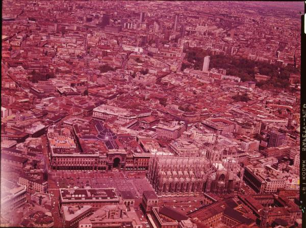 Milano. Centro storico. Piazza Duomo. Veduta aerea.