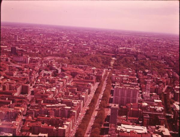 Milano. Corso Sempione. Arco della Pace. Veduta aerea.