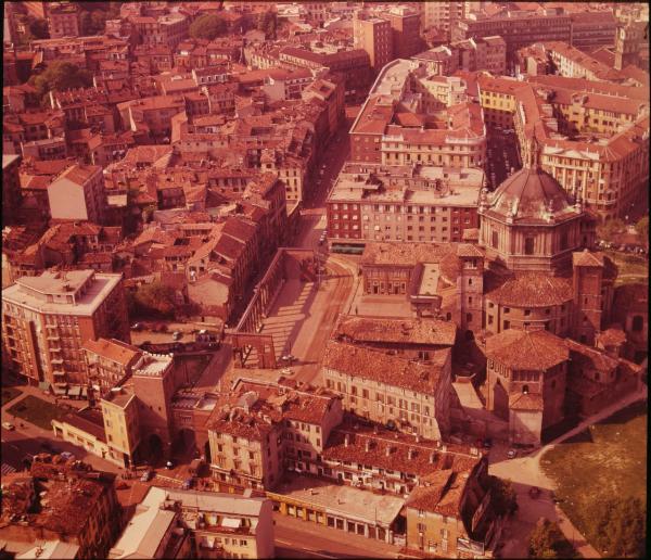 Milano. Colonne di San Lorenzo. Veduta aerea.