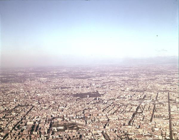 Milano. Panorama. Veduta aerea.